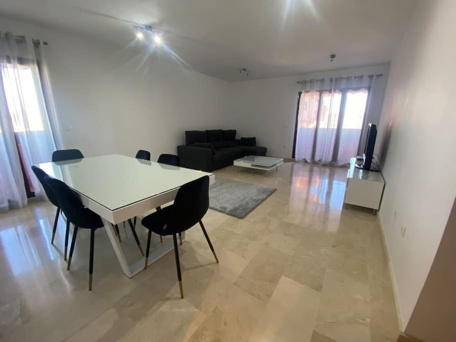 Central Estepona 3 Bed Apt With Pool And Parking Buitenkant foto
