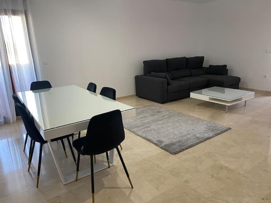 Central Estepona 3 Bed Apt With Pool And Parking Buitenkant foto