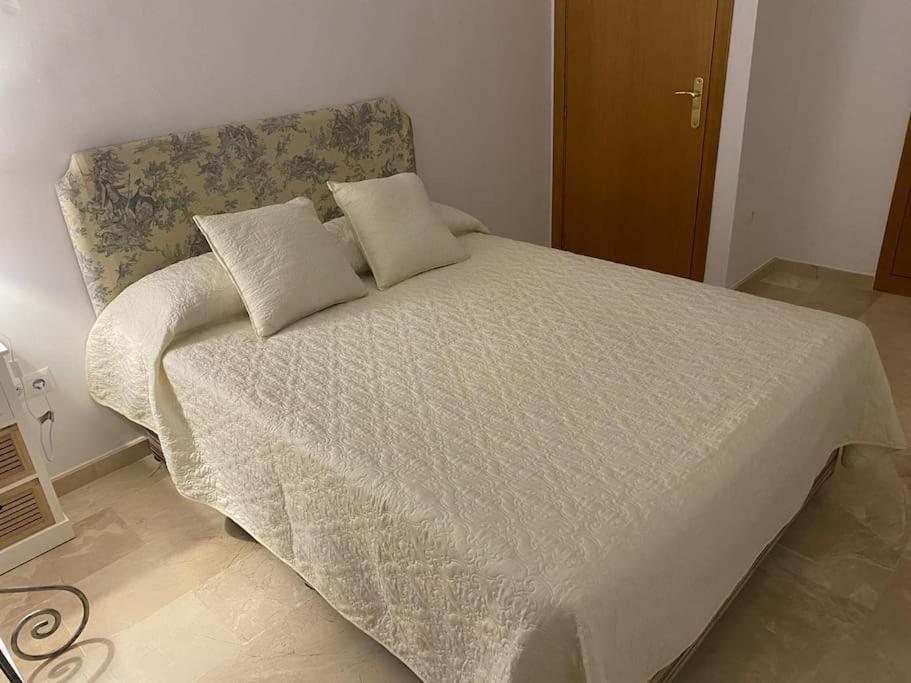 Central Estepona 3 Bed Apt With Pool And Parking Buitenkant foto