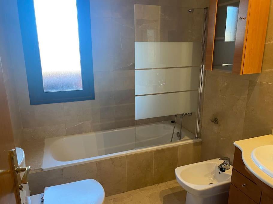 Central Estepona 3 Bed Apt With Pool And Parking Buitenkant foto