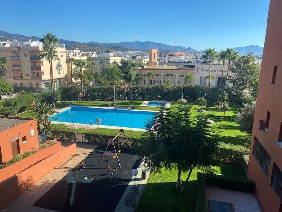 Central Estepona 3 Bed Apt With Pool And Parking Buitenkant foto