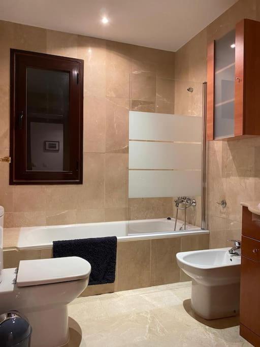 Central Estepona 3 Bed Apt With Pool And Parking Buitenkant foto