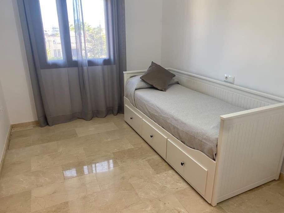 Central Estepona 3 Bed Apt With Pool And Parking Buitenkant foto